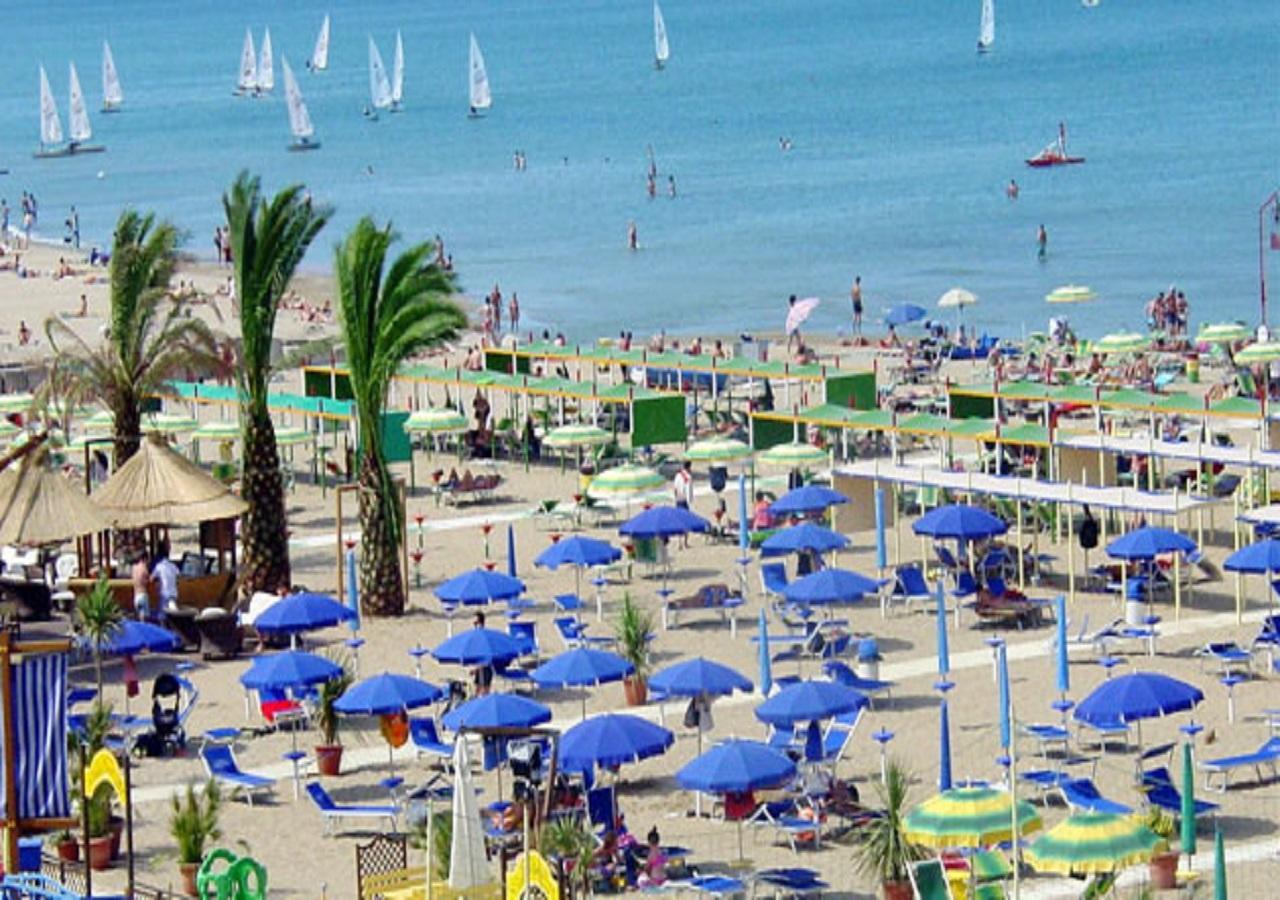 Hotel Meeting Riccione Esterno foto